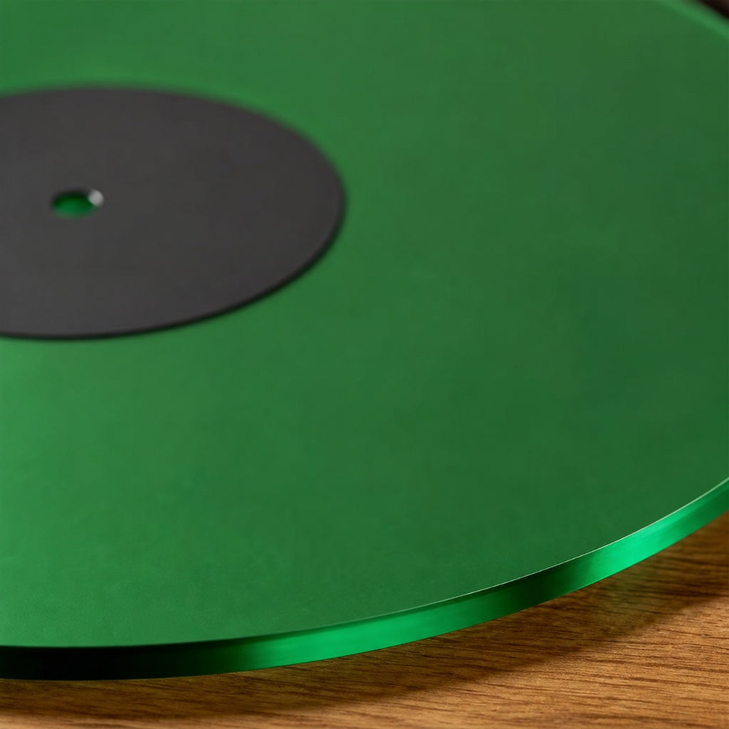 Close view of OMORA Glass Green Platter Mat.